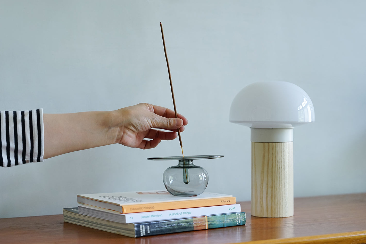 【新商品】お花も飾れるお香立て、ガラスインセンスベース Lua