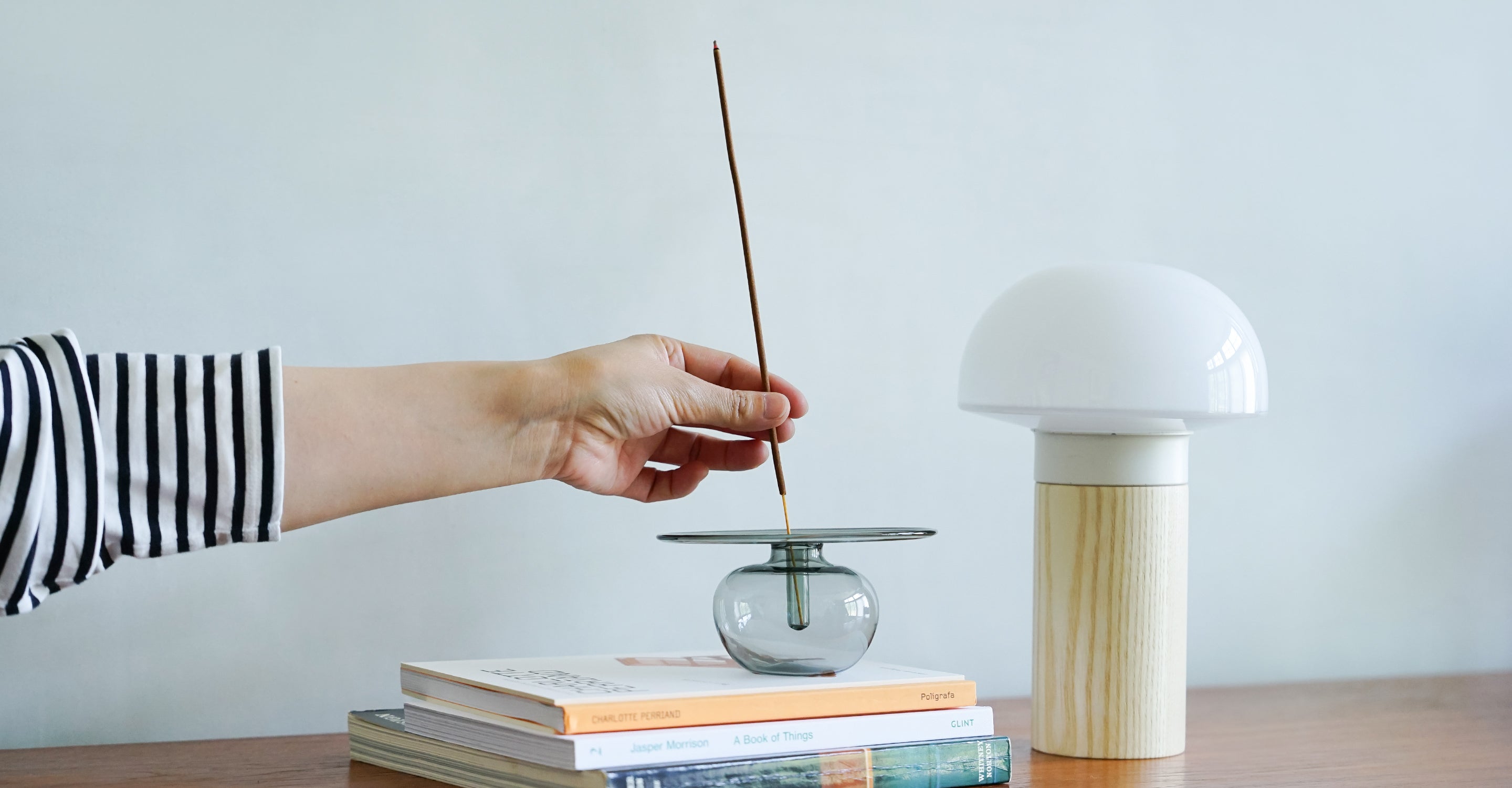 お花と、お香。使い方アレンジができるガラスインセンスベース「Lua」シリーズ