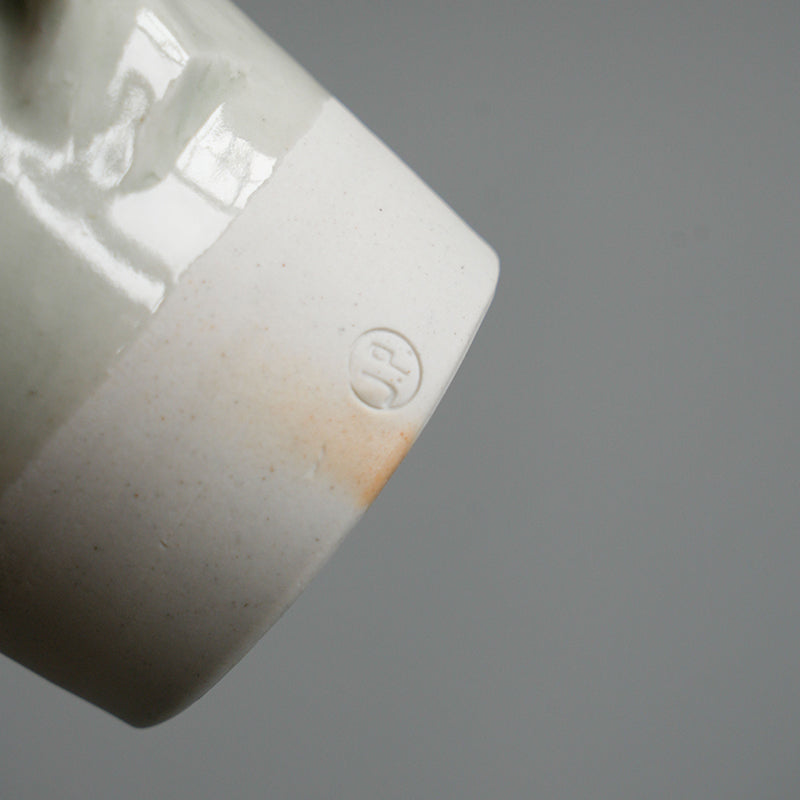 白磁のピッチャー/齋藤十郎