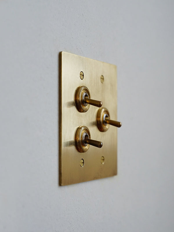 真鍮プレート3スイッチ | AXCIS ONLINE