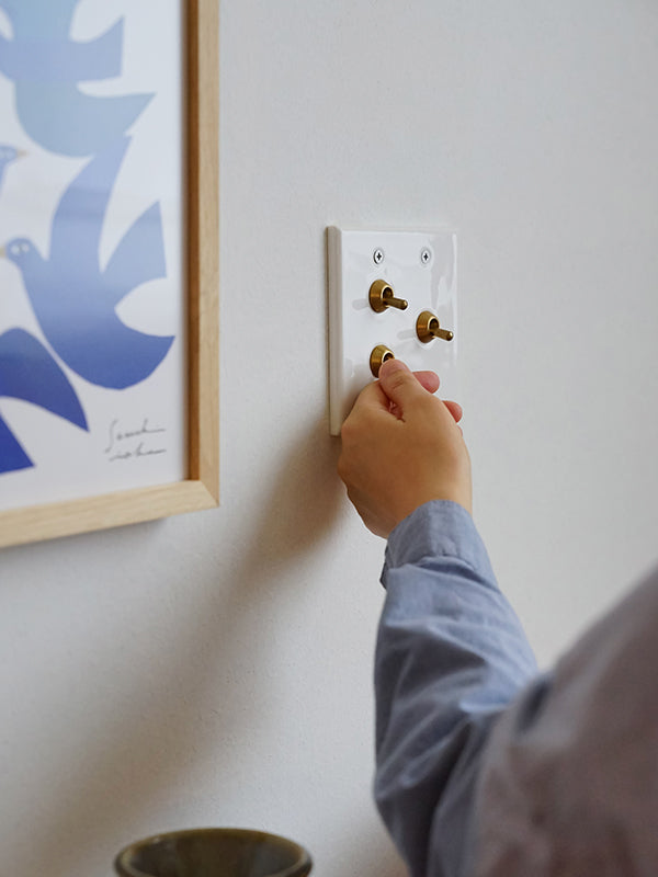 セラミックプレート3トグルスイッチ ホワイト | AXCIS ONLINE