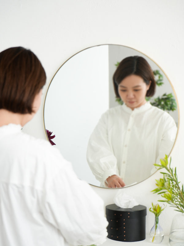 Brass round mirror 600