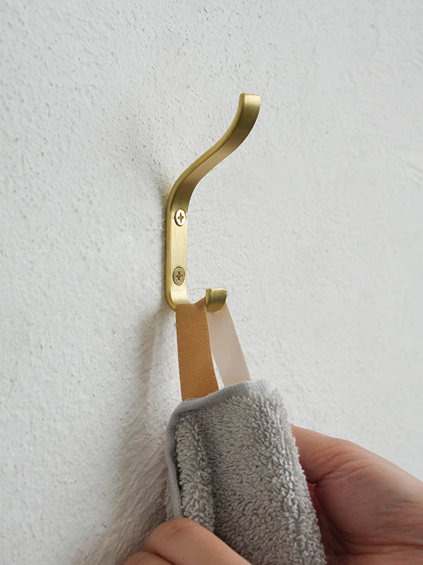 ブラスツーフック