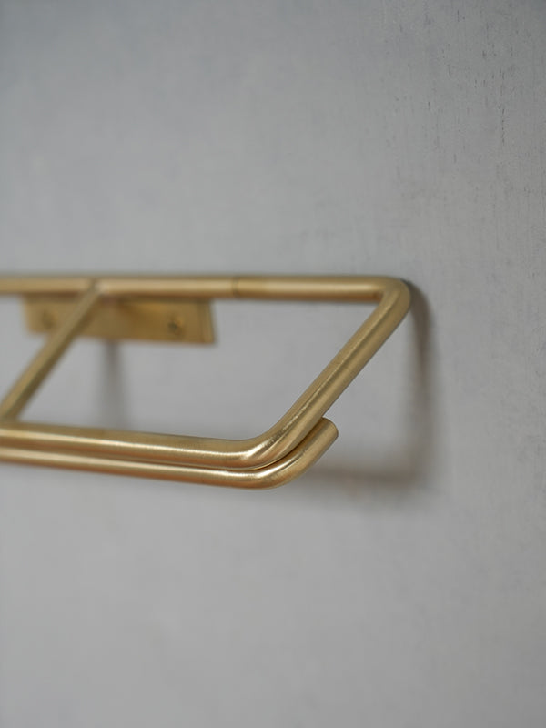 KT brass paper holder W