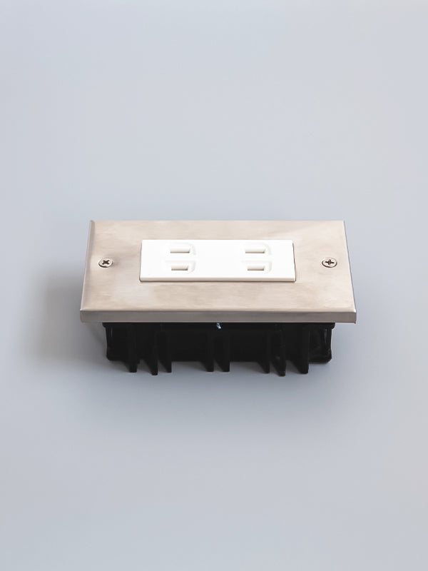 ステンレスコンセントプレート