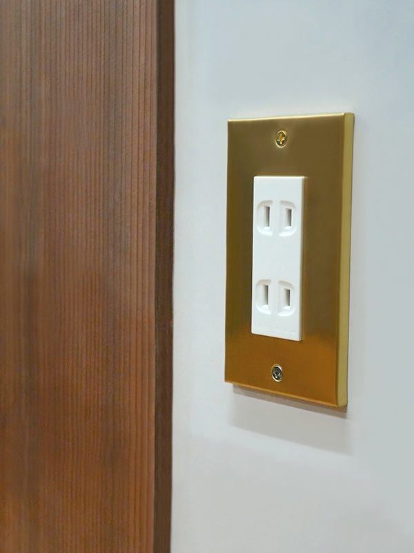 真鍮コンセントプレート