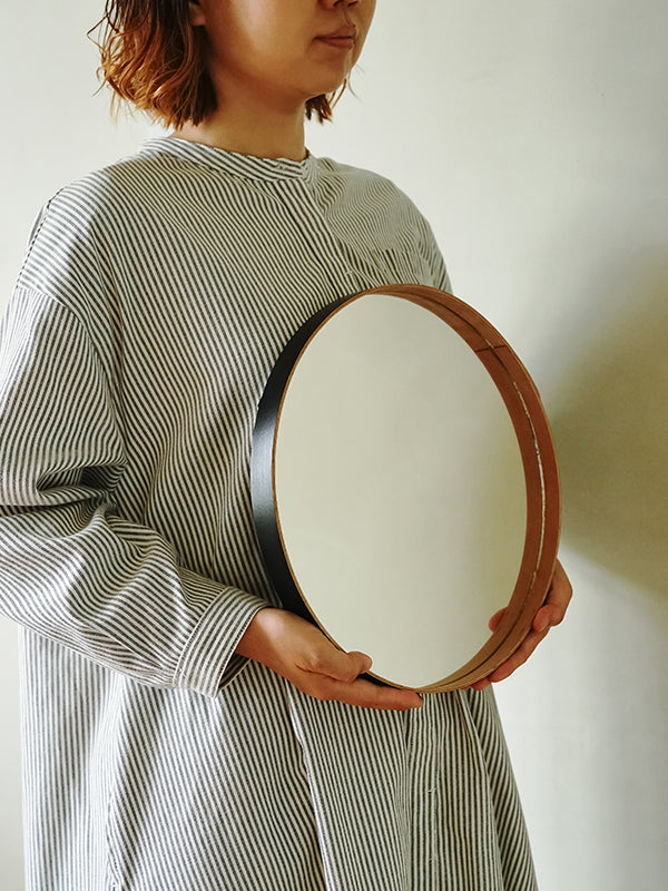 シェーカーラウンドミラー ブラック