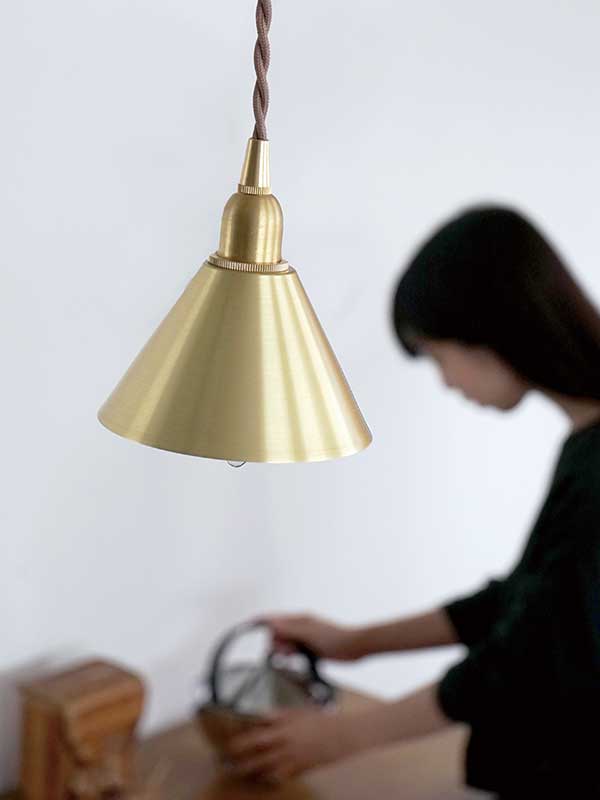 ピエニ ブラスシェード コニック | AXCIS ONLINE