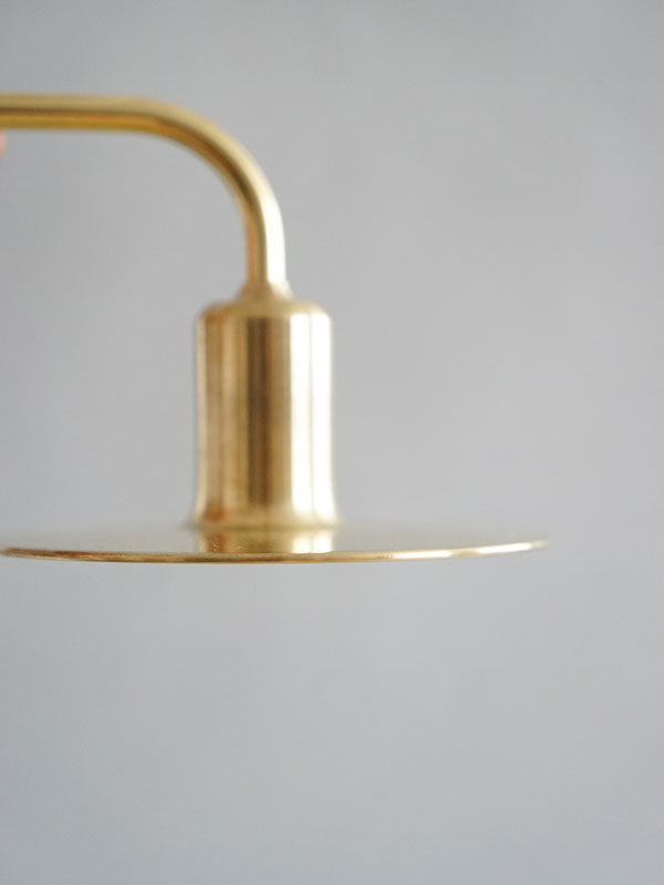 KT brass bracket light