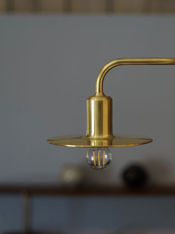 KT brass bracket light